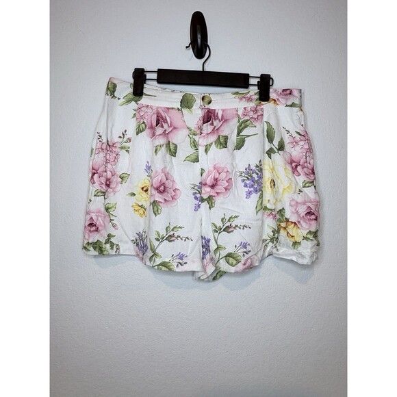 Forever 21 Floral Roses White Shorts Size L - Picture 2 of 6